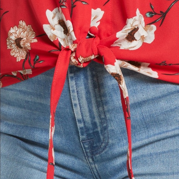 NWOT Bobeau Tie Front Button Up Red Floral Blouse. Medium. - Picture 4 of 9